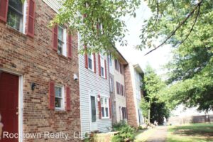 view of town houses in Virginia